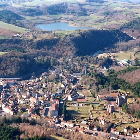 Les Negociants Hotel Pontgibaud Esterno foto